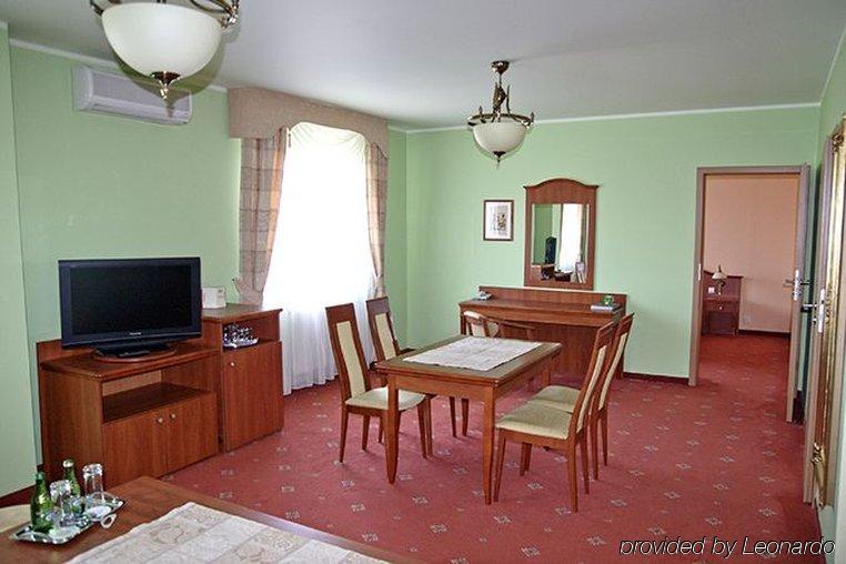 Bialy Dom Henlex Hotel Restauracja Poznan Habitación foto