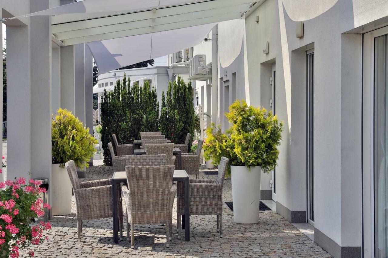 Bialy Dom Henlex Hotel Restauracja Poznan Exterior foto